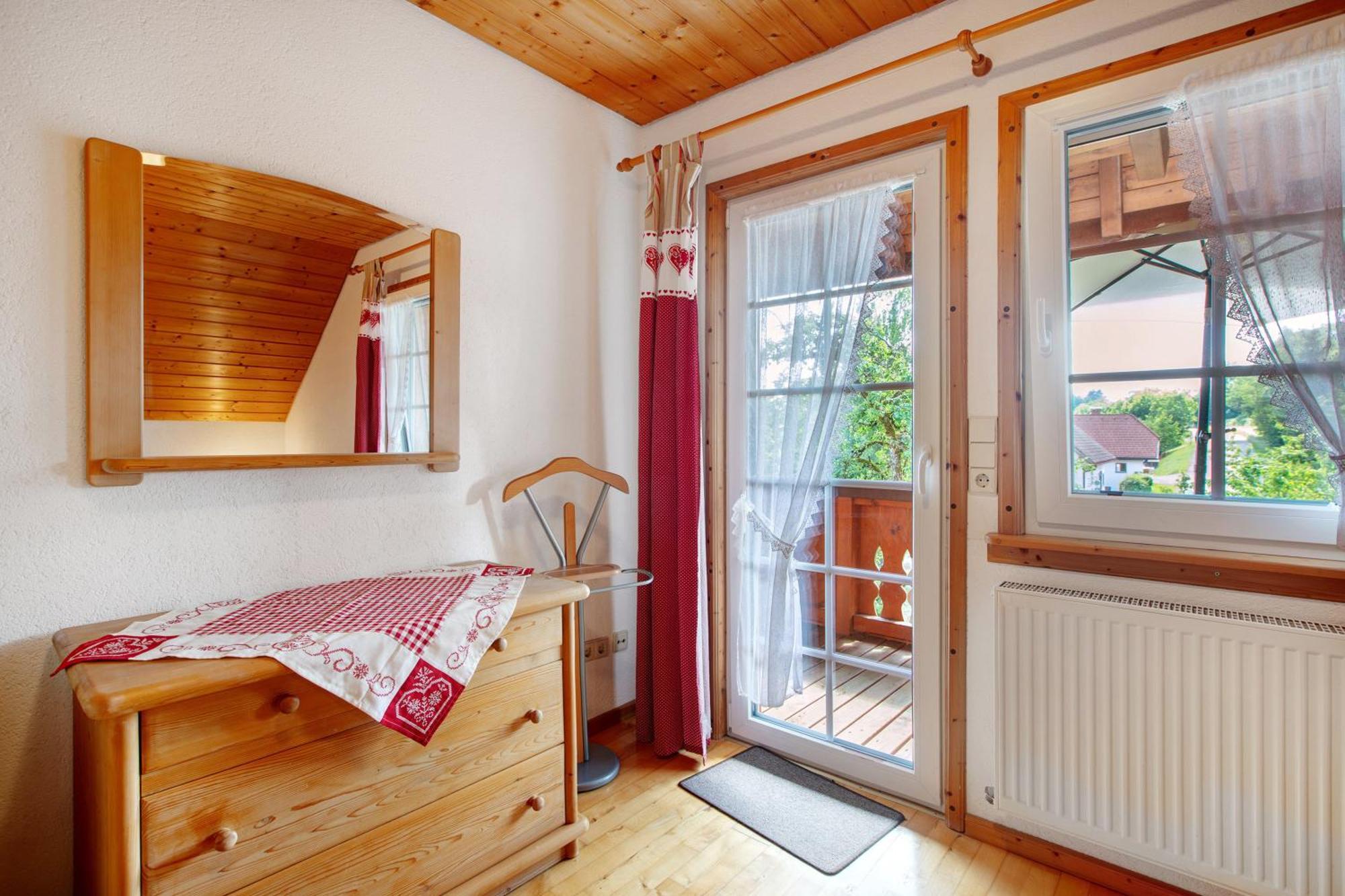Haus Schlageter Apartment Dachsberg im Schwarzwald Exterior foto